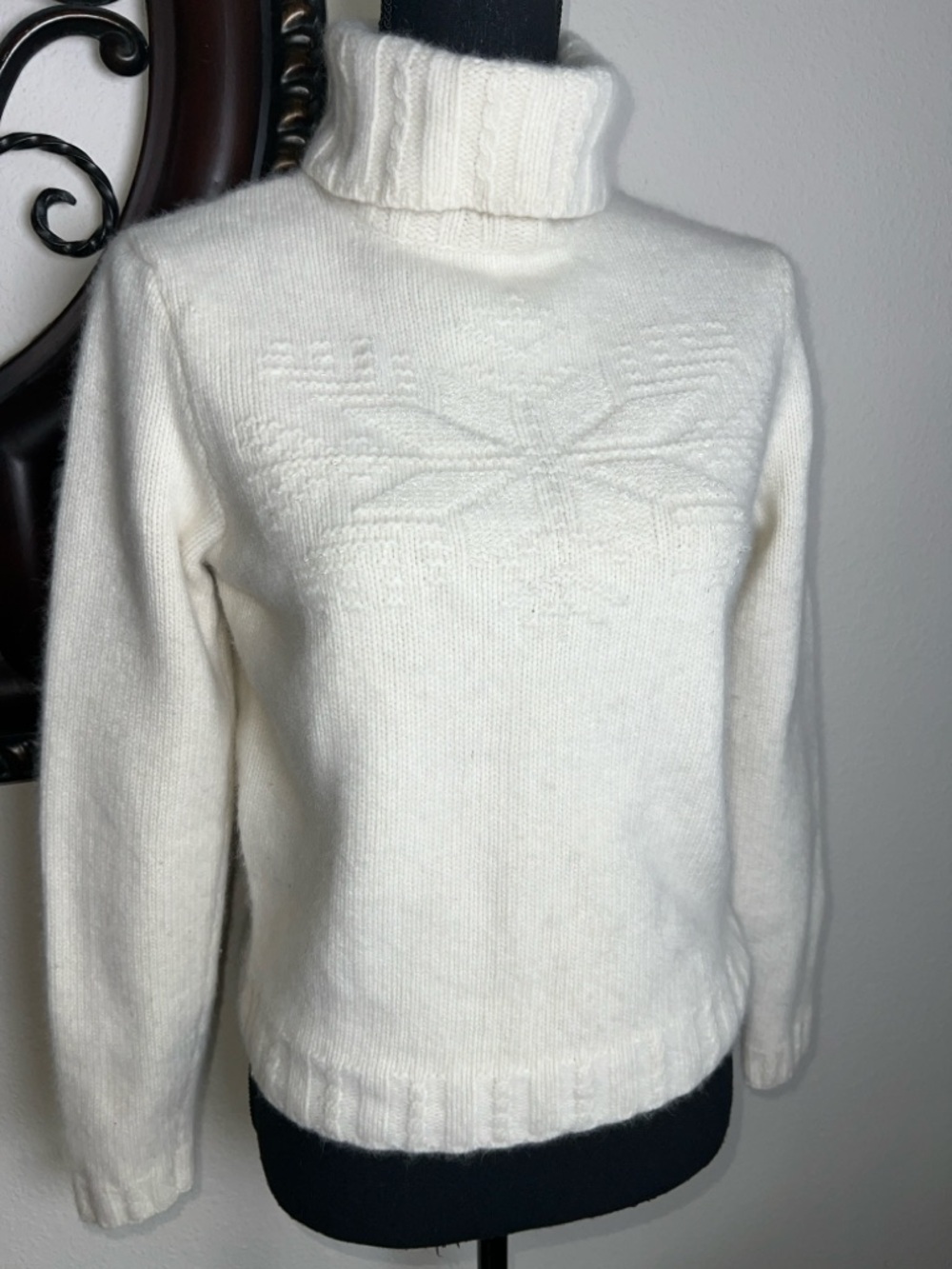 Ralph Lauren Women’s White Beaded Snowflake Angora Turtleneck Sweater Large